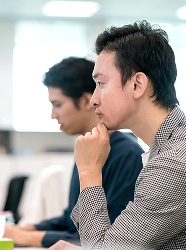 イメージ：社員が働いている様子