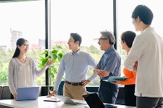 イメージ：打ち合わせの様子