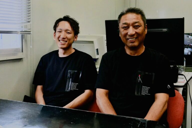 エスティー商事　高沢儀明社長（右）と高沢蓮さん（左）